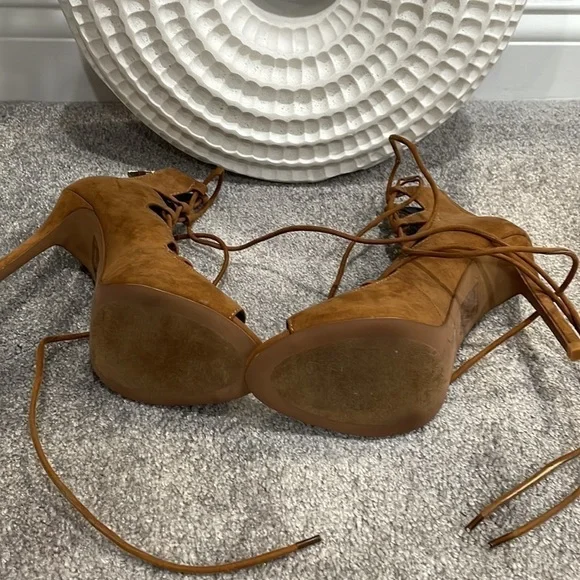 Womens Aldo heels. - Picture 4 of 4